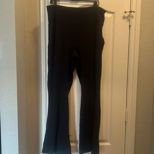 Lululemon Groove Super high rise flared pant Nulu Regular size 18 black